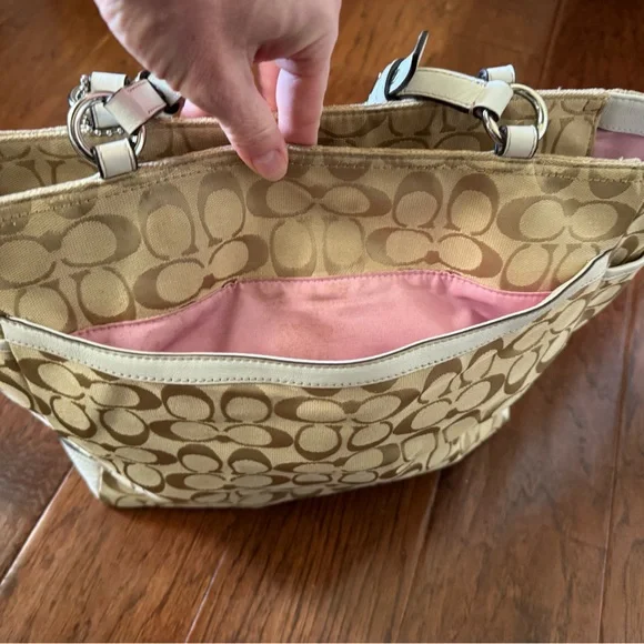 Coach Beige and Cream Signature Tote - Picture 10 of 15